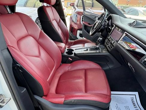 Used 2020 Porsche Macan AWD/4WD image 18