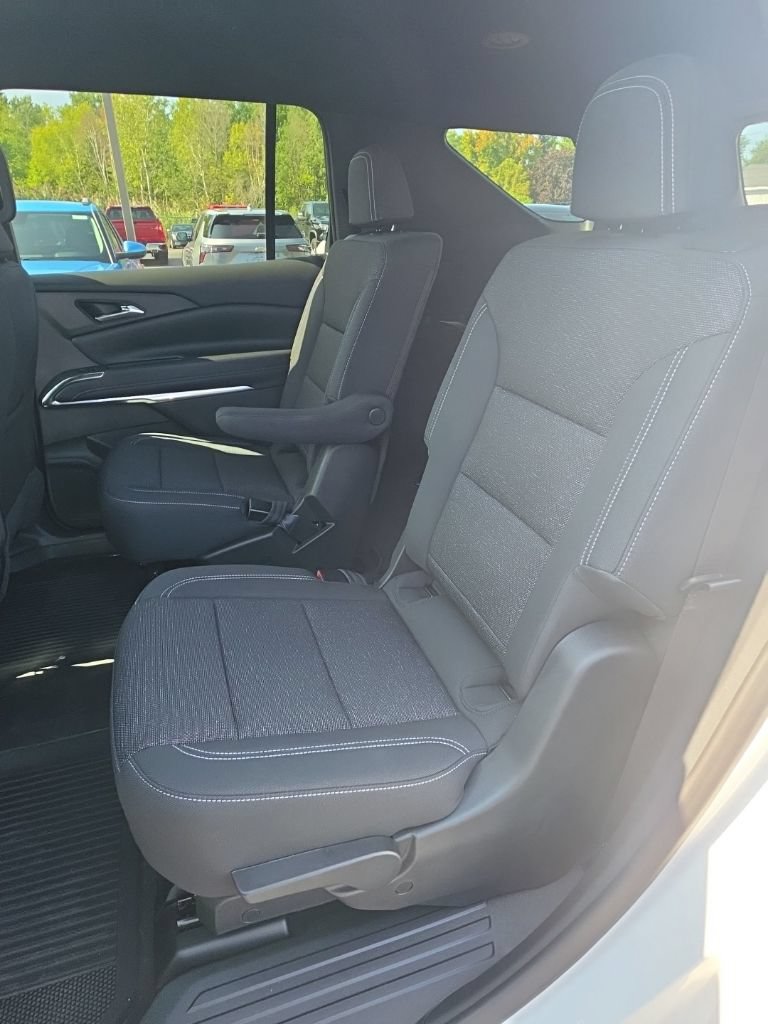 New 2026 Chevrolet Traverse LT w/ LPO, Floor Liner Package FWD image 10