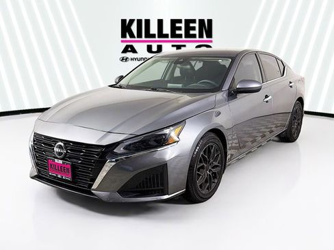 Used 2023 Nissan Altima 2.5 SV FWD image 3