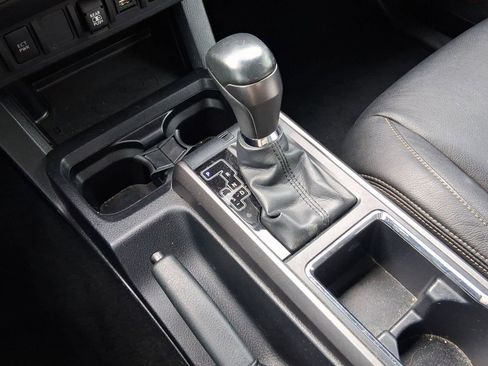 Used 2020 Toyota Tacoma TRD Sport image 17