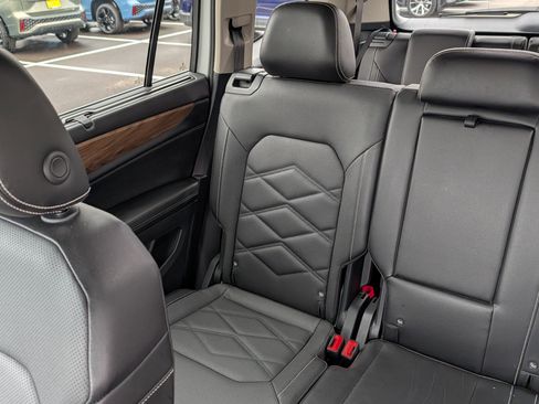 Certified 2025 Volkswagen Atlas SE AWD/4WD image 12