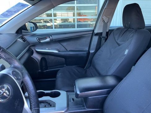 Used 2013 Toyota Camry SE image 10