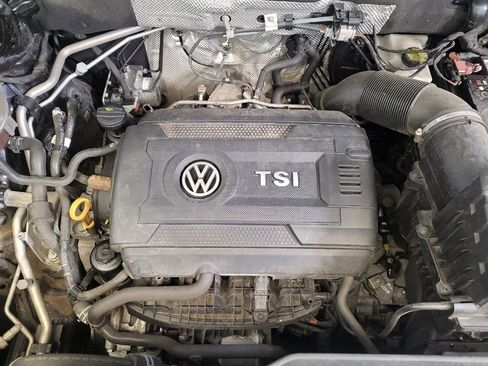 Used 2021 Volkswagen Atlas Cross Sport SE image 30