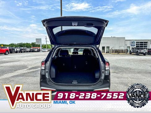 Used 2025 Kia Sportage LX AWD/4WD image 15