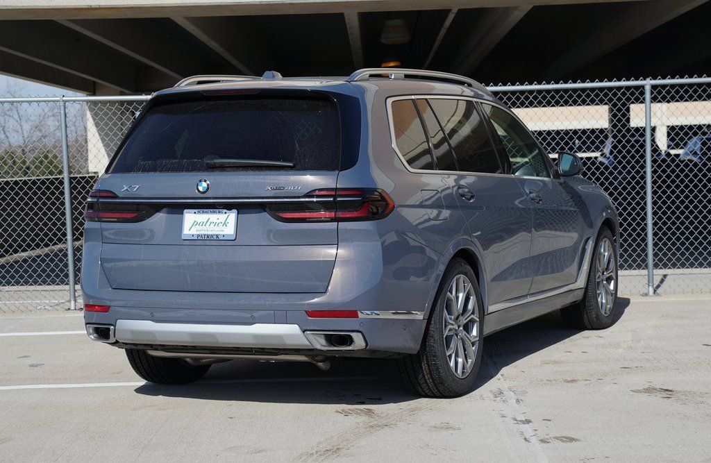 Used 2026 BMW X7 xDrive40i AWD/4WD image 4
