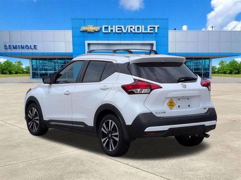 Used 2020 Nissan Kicks SR w/ SR Premium Package FWD image 3