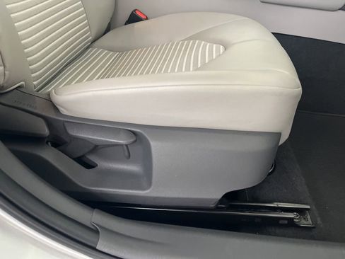 Used 2019 Toyota Camry SE w/ Carpet Mat Package FWD image 54