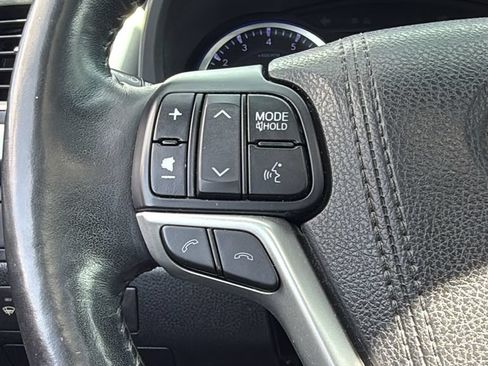 Used 2018 Toyota Highlander Limited Platinum AWD/4WD image 35