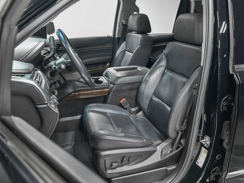 Used 2019 Chevrolet Tahoe LT image 16