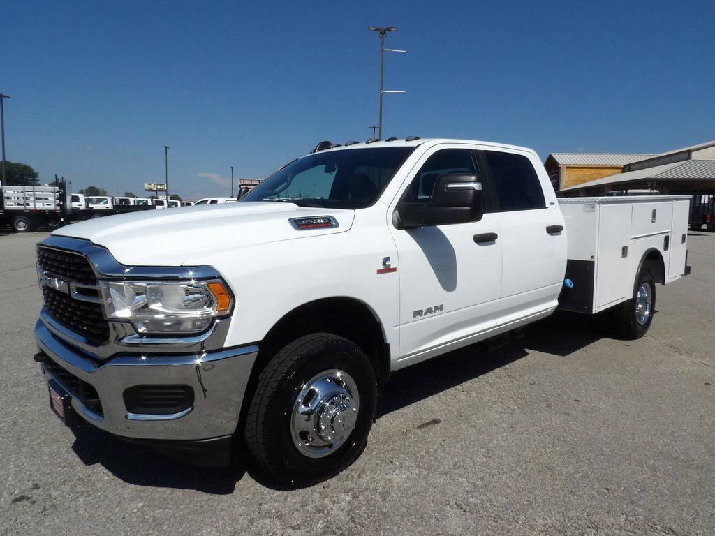 Used 2024 RAM 3500 SLT w/ Quick Order Package 2YG SLT AWD/4WD image 3