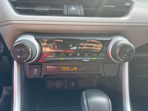Used 2021 Toyota RAV4 XLE w/ Convenience Package AWD/4WD image 33