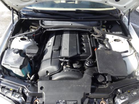 Used 2002 BMW 330xi Sedan image 13