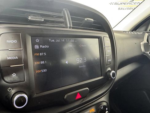 Used 2025 Kia Soul LX FWD image 19