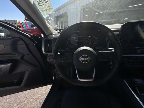 Certified 2022 Nissan Pathfinder SL w/ Cargo Package image 20