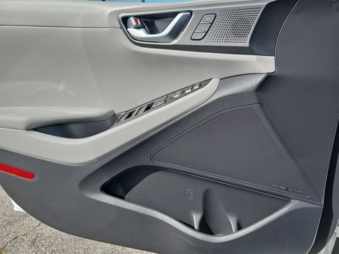 Used 2020 Hyundai Ioniq Limited image 31