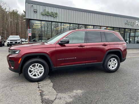 Used 2022 Jeep Grand Cherokee Laredo w/ Luxury Tech Group I AWD/4WD image 10