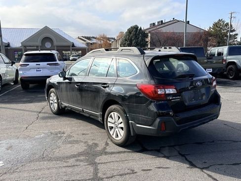 Used 2019 Subaru Outback 2.5i image 5