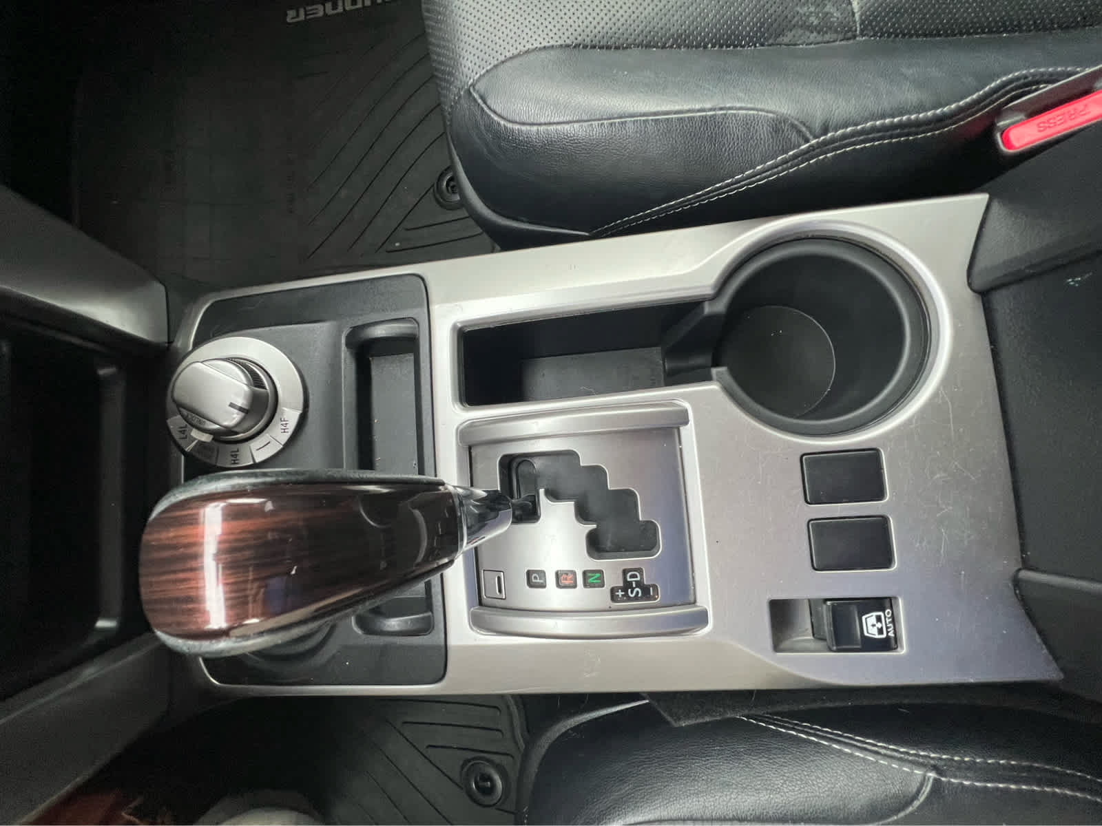 Used 2015 Toyota 4Runner Limited AWD/4WD image 23