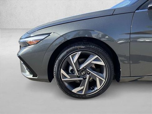 New 2026 Hyundai Elantra Limited FWD image 10
