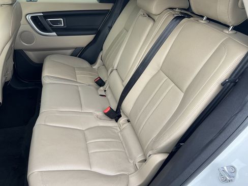 Used 2016 Land Rover Discovery Sport HSE image 27