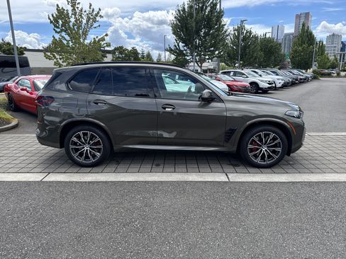 Used 2025 BMW X5 xDrive40i w/ Executive Package AWD/4WD image 4