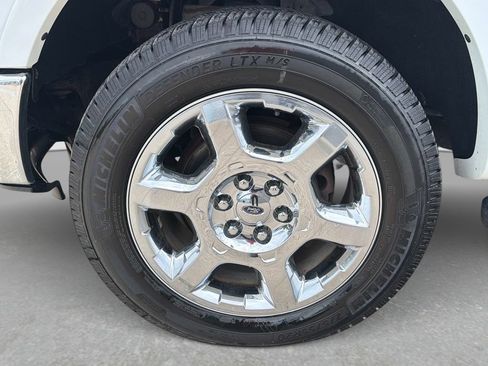 Used 2014 Ford F150 Lariat w/ Lariat Chrome Package AWD/4WD image 12