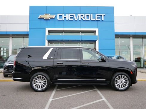 Used 2023 Cadillac Escalade ESV Premium Luxury image 25