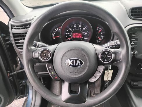Used 2019 Kia Soul + FWD image 17