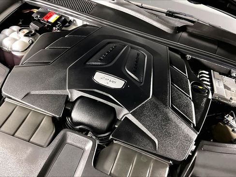 Used 2019 Porsche Cayenne S image 31