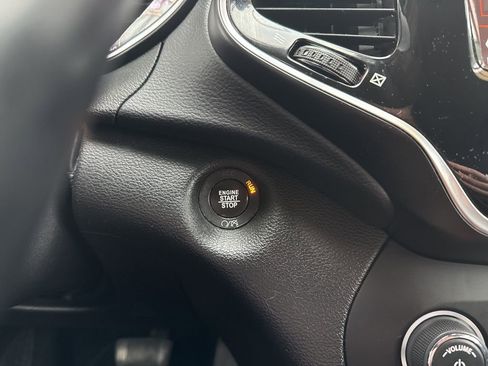 Used 2020 Jeep Cherokee Limited image 21