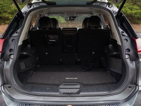 Used 2020 Nissan Rogue SL FWD image 36