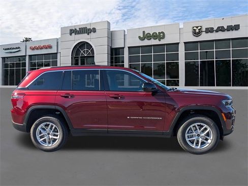 New 2025 Jeep Grand Cherokee Laredo X image 2