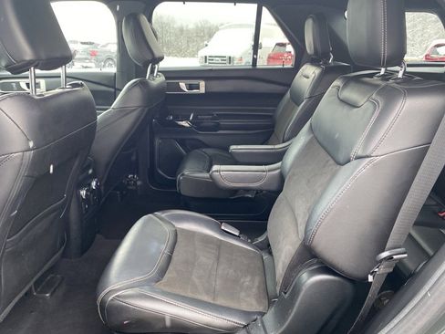 Used 2022 Ford Explorer ST w/ ST Street Pack image 23