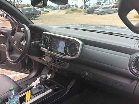 Used 2023 Toyota Tacoma Limited image 18