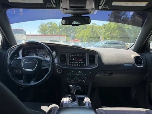 Used 2019 Dodge Charger SXT AWD/4WD image 16
