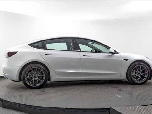 Used 2023 Tesla Model 3 Standard Range image 8