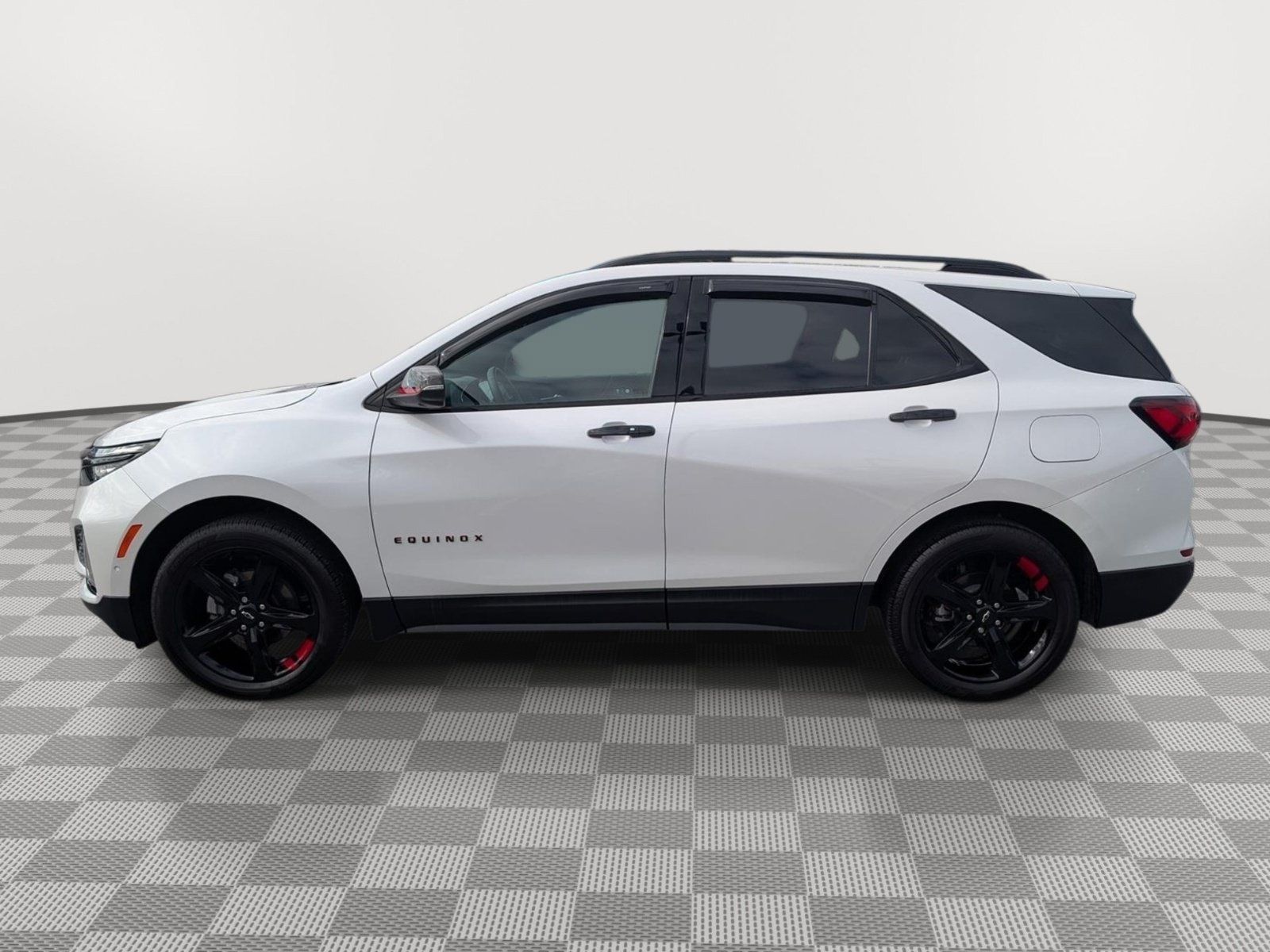 Used 2024 Chevrolet Equinox Premier AWD/4WD image 2