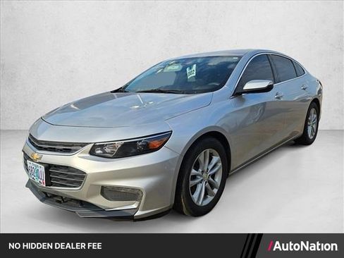 Used 2018 Chevrolet Malibu LT FWD image 1