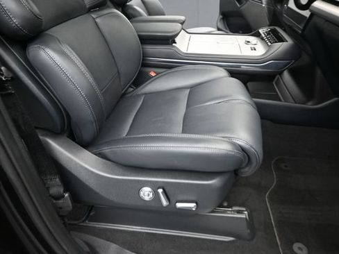 Certified 2025 Lincoln Navigator L Reserve AWD/4WD image 35
