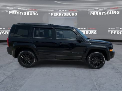 Used 2014 Jeep Patriot Sport w/ Power Value Group AWD/4WD image 9