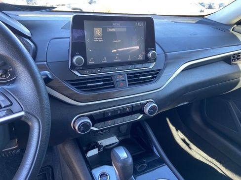 Used 2024 Nissan Altima 2.5 SV image 22
