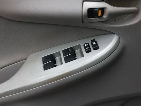 Used 2010 Toyota Corolla LE FWD image 38