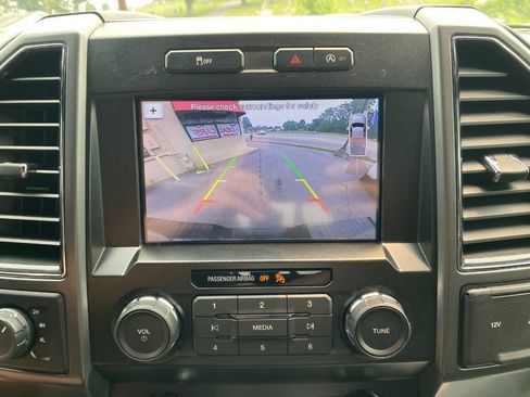 Used 2019 Ford F150 XLT w/ Equipment Group 302A Luxury AWD/4WD image 16