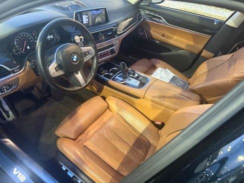 Used 2017 BMW M760i xDrive image 11