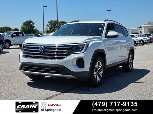 Used 2024 Volkswagen Atlas SE AWD/4WD image 3
