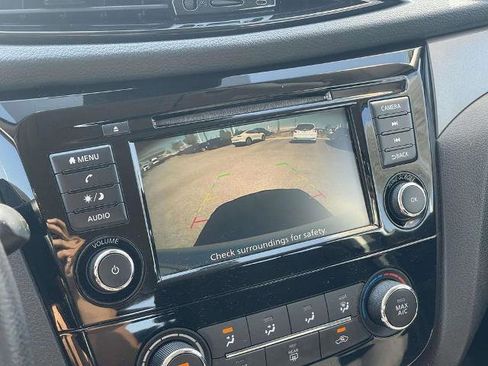 Used 2021 Nissan Rogue Sport S image 13