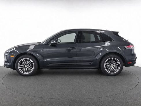 Used 2023 Porsche Macan AWD/4WD image 4