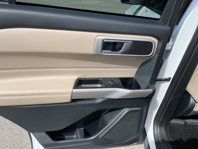 Used 2023 Ford Explorer XLT AWD/4WD image 62