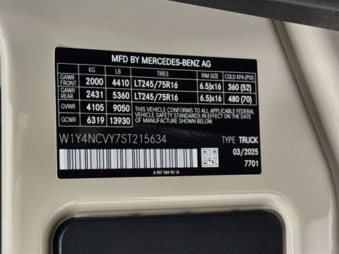 Used 2025 Mercedes-Benz Sprinter 2500 image 30