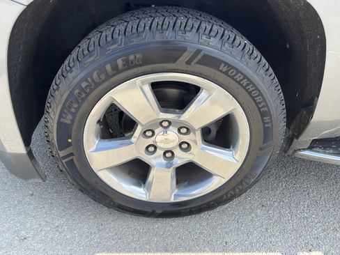 Used 2020 Chevrolet Tahoe Premier RWD image 11